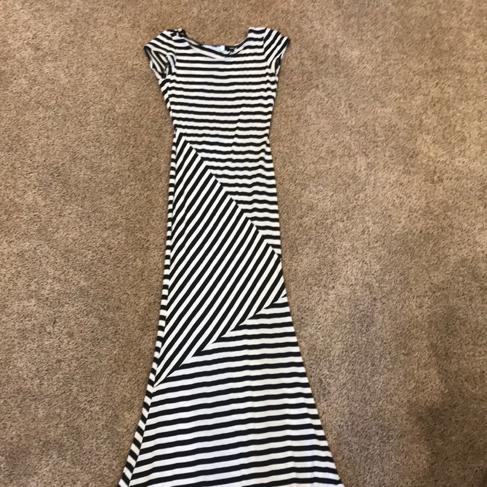 Maxi dress with keyhole back